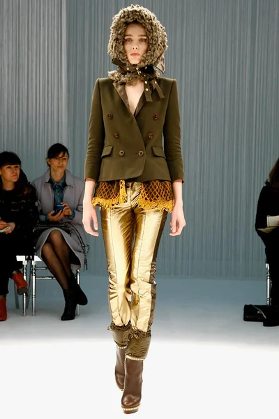 Look 12